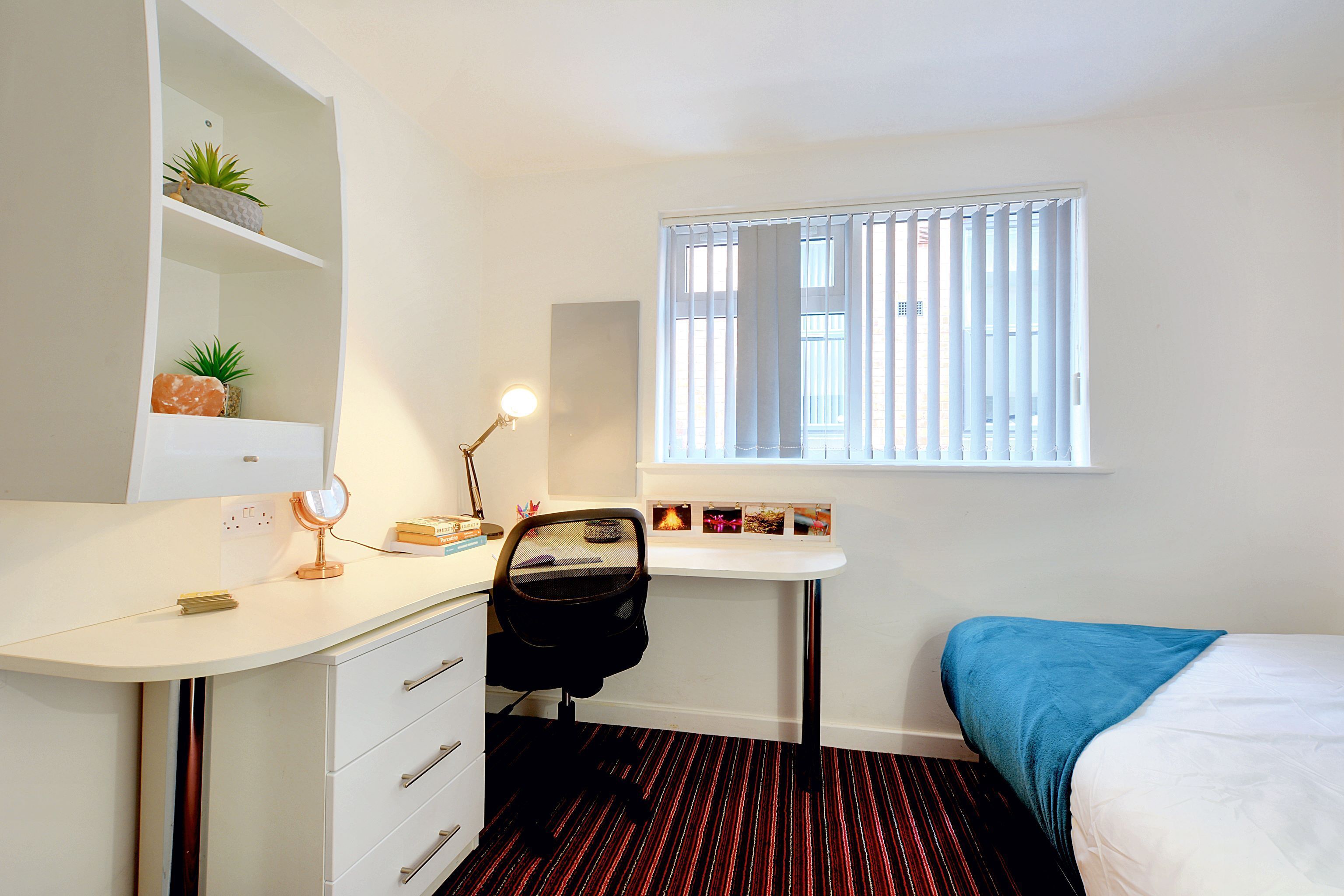 3 Bed Bronze - room